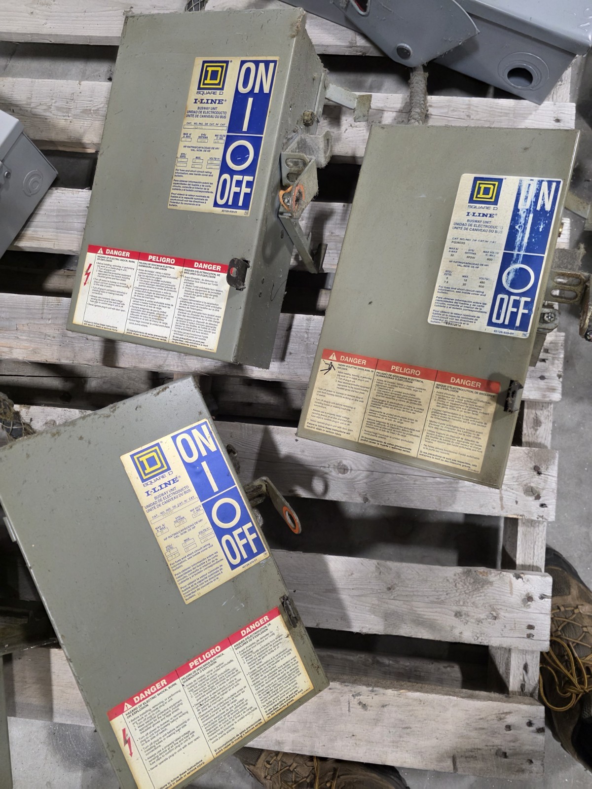 Square D PQ3603G 30amp 3wire bus Plug duct busplug disconnect busway