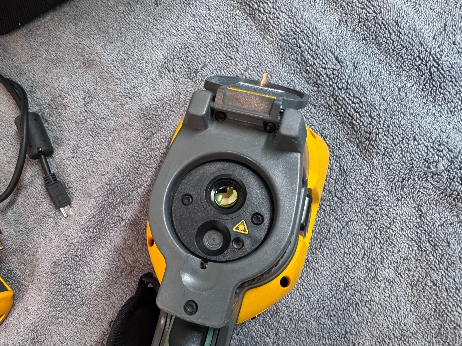 Pre-Owned Fluke TiS75 9Hz Thermal Camera Kit w/ Charger, 2 Batteries & Case