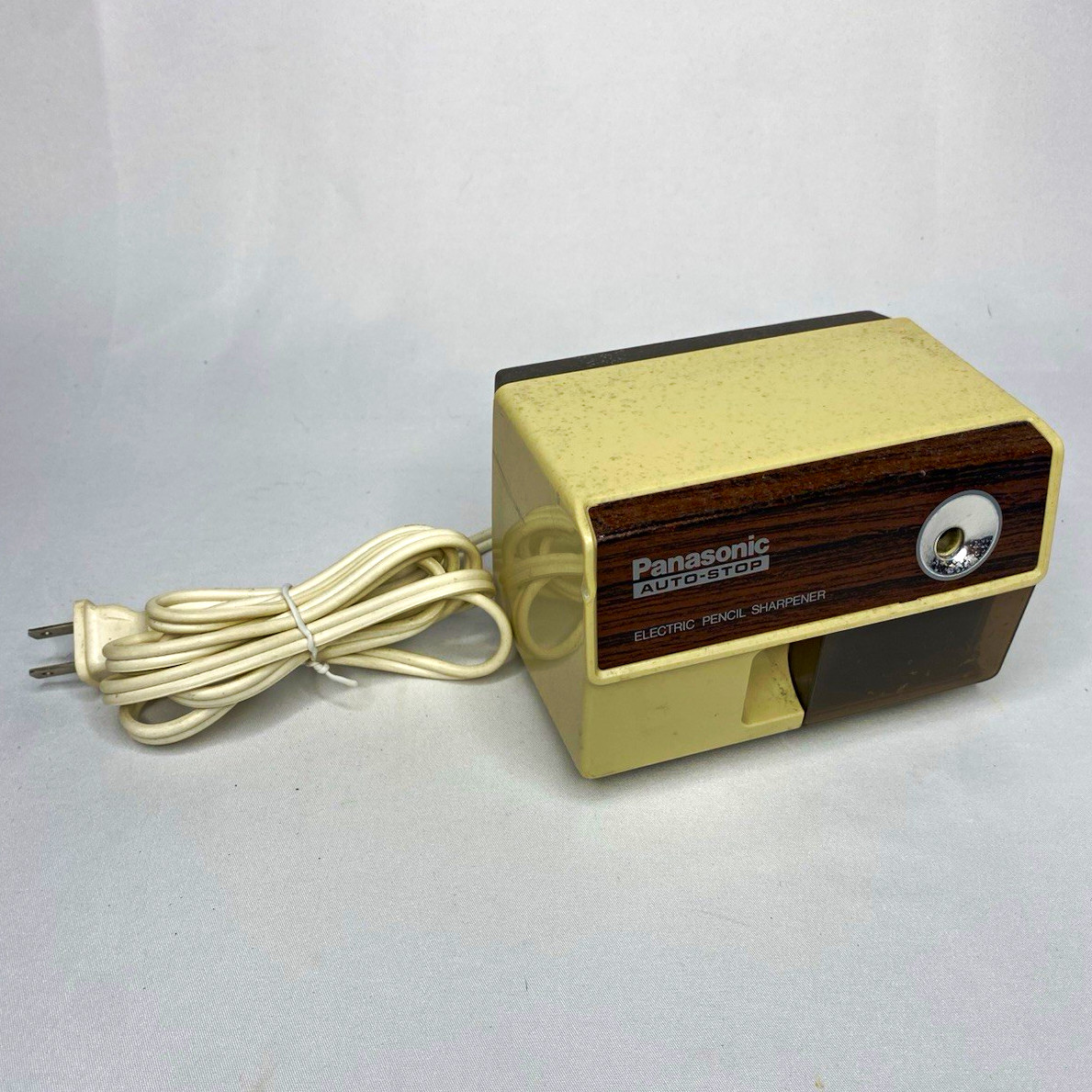 Panasonic Auto-Stop KP-110 Electric Pencil Sharpener, Woodgrain – Tested