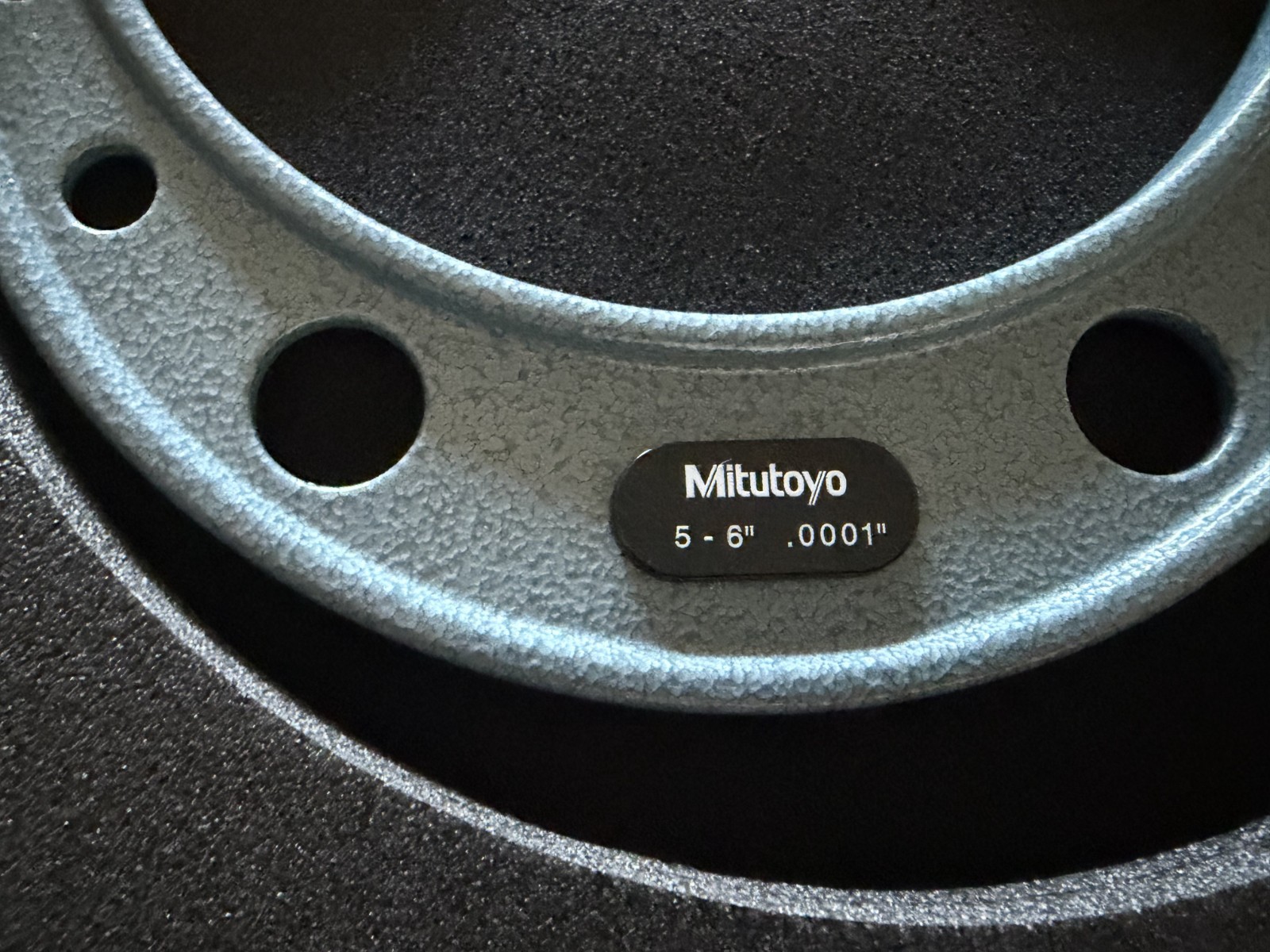 Mitutoyo 103-220 Outside Micrometer 5-6″ Range, 0.0001″ Graduation