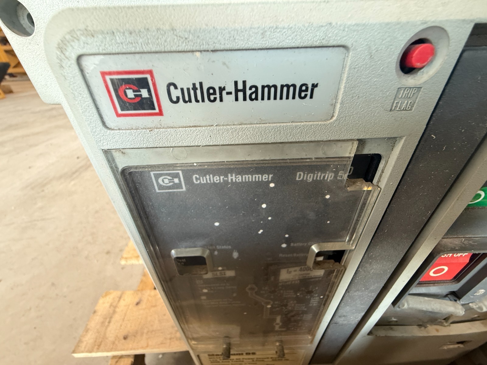 Cutler-Hammer Magnum DS MDS84N 4000A 600V Low-Voltage Power Circuit Breaker – Di