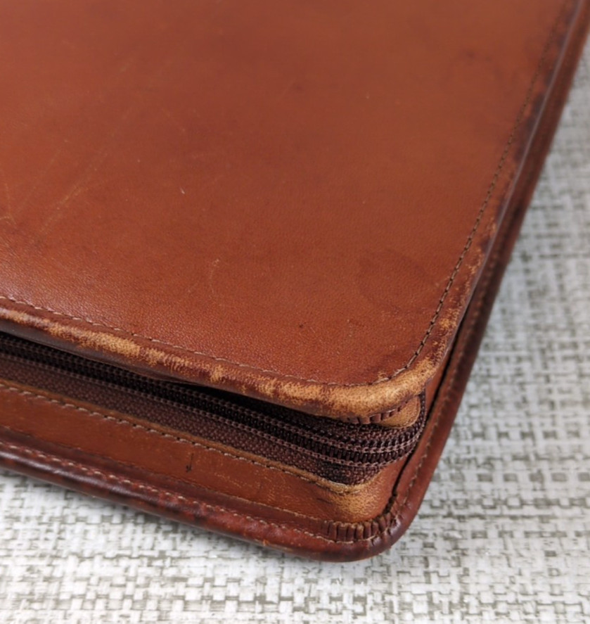 Franklin Quest Classic Distressed Leather Zip Binder 7 Gold Rings 1.5″ Brown