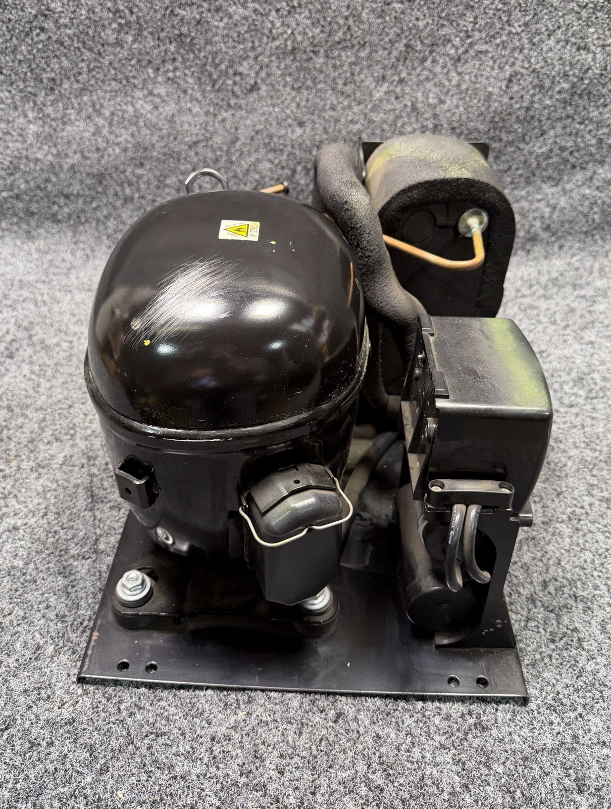 Embraco UNT2210UV Condensing Unit R290, 208-230V, 1 Phase, LBP, 1-1/4 HP