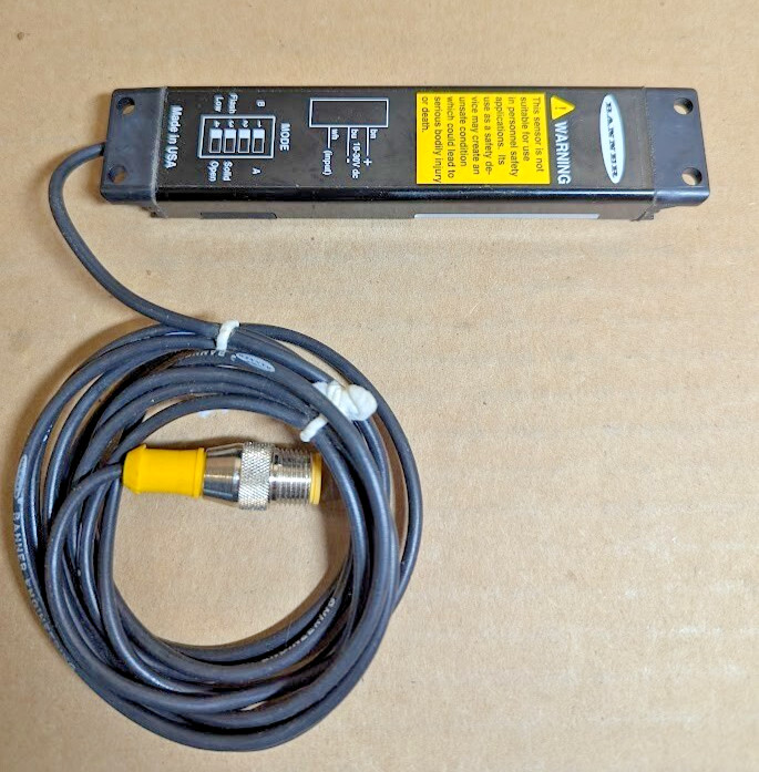 Banner Engineering PVA100N6EQ 100mm Array, Emitter, 2m, M12, 24V, 51929 (New)