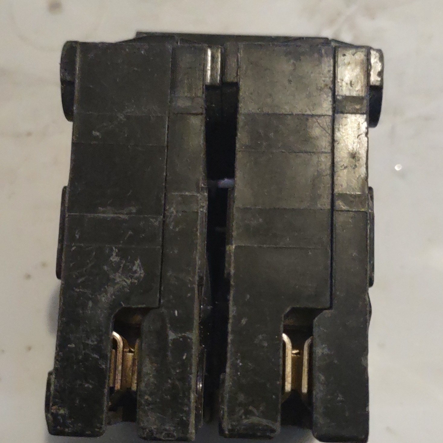 Siemens QF 40A 2-Pole Plug-In Circuit Breaker 201-250V Thermal Protection