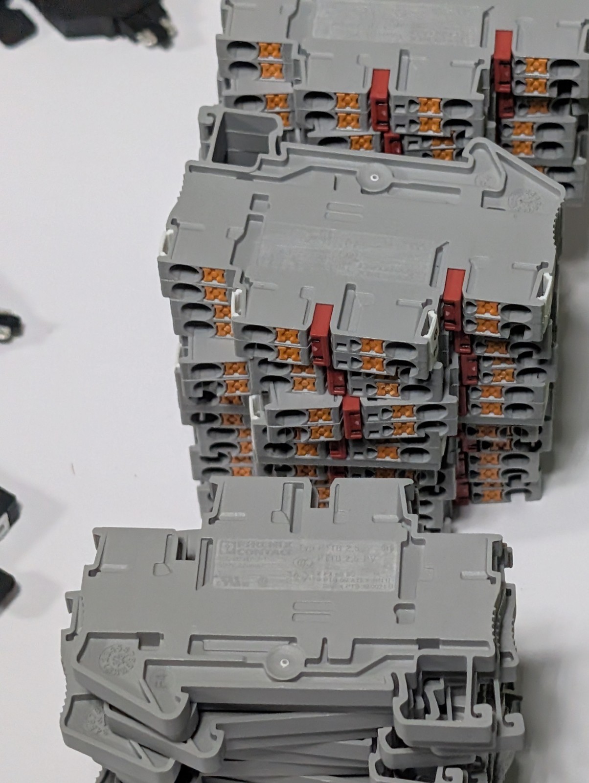 NEW MIXED LOT EATON / PHOENIX CONTACT DIN RAIL TERMINAL BLOCKS + END COVERS