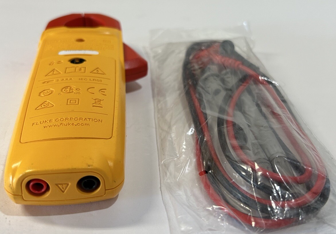 Fluke 323 True-RMS Digital Clamp Meter, 600V AC&DC Voltage,Ohm W/case Excellent