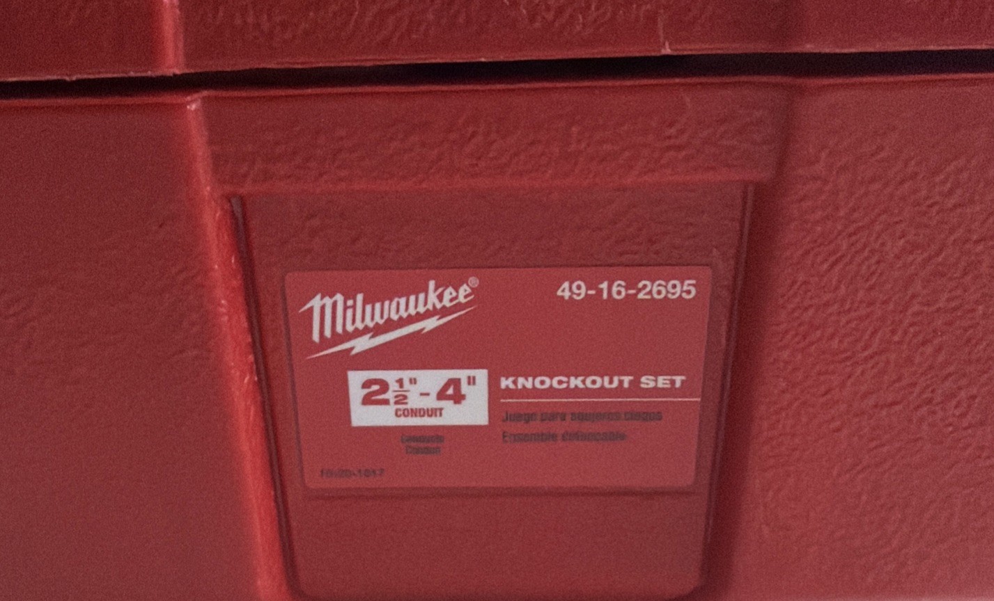 Milwaukee 49-16-2695 2-1/2 inch to 4 inch Knockout Set