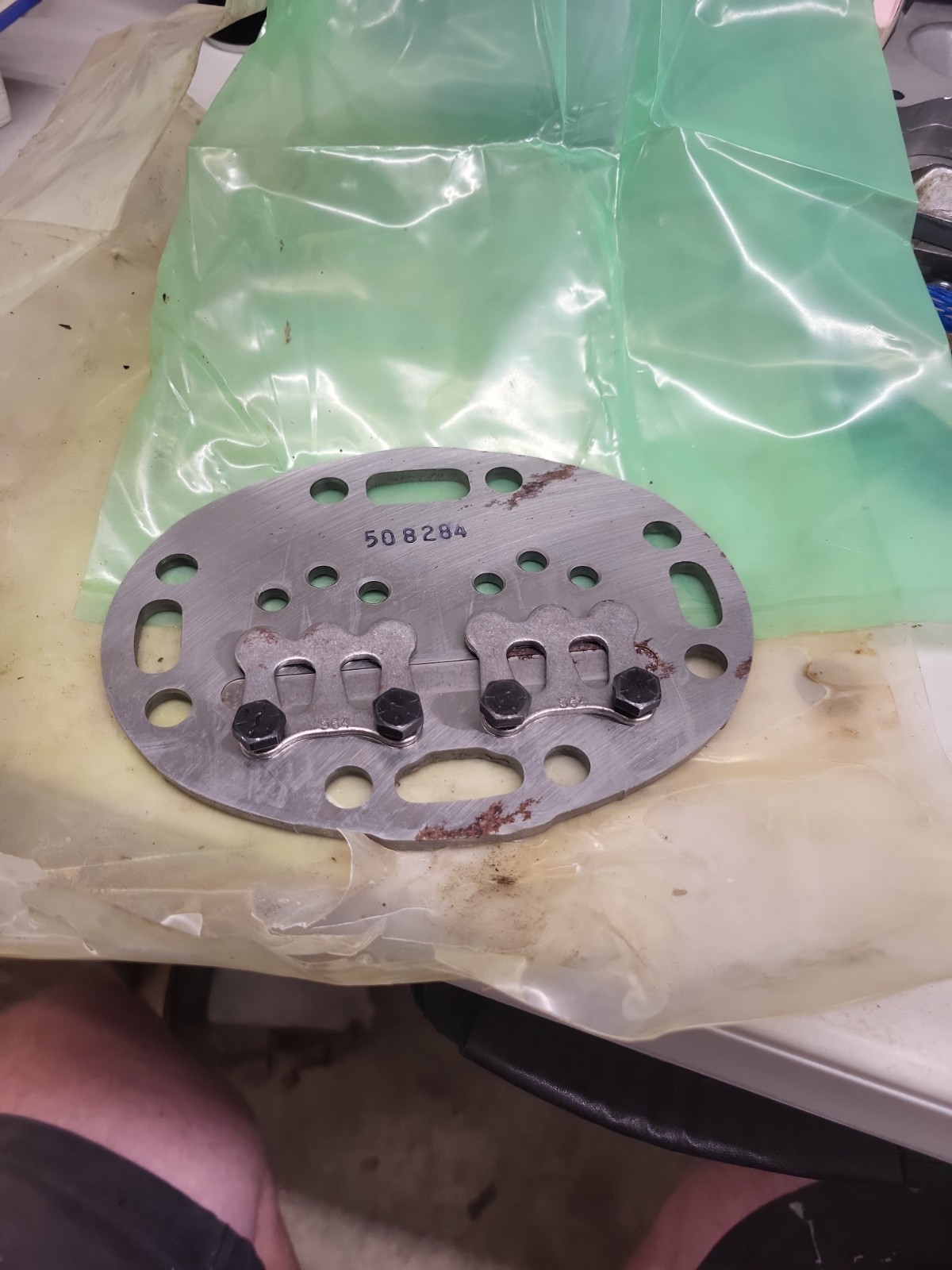 Valve plate Carrier 06DA508284