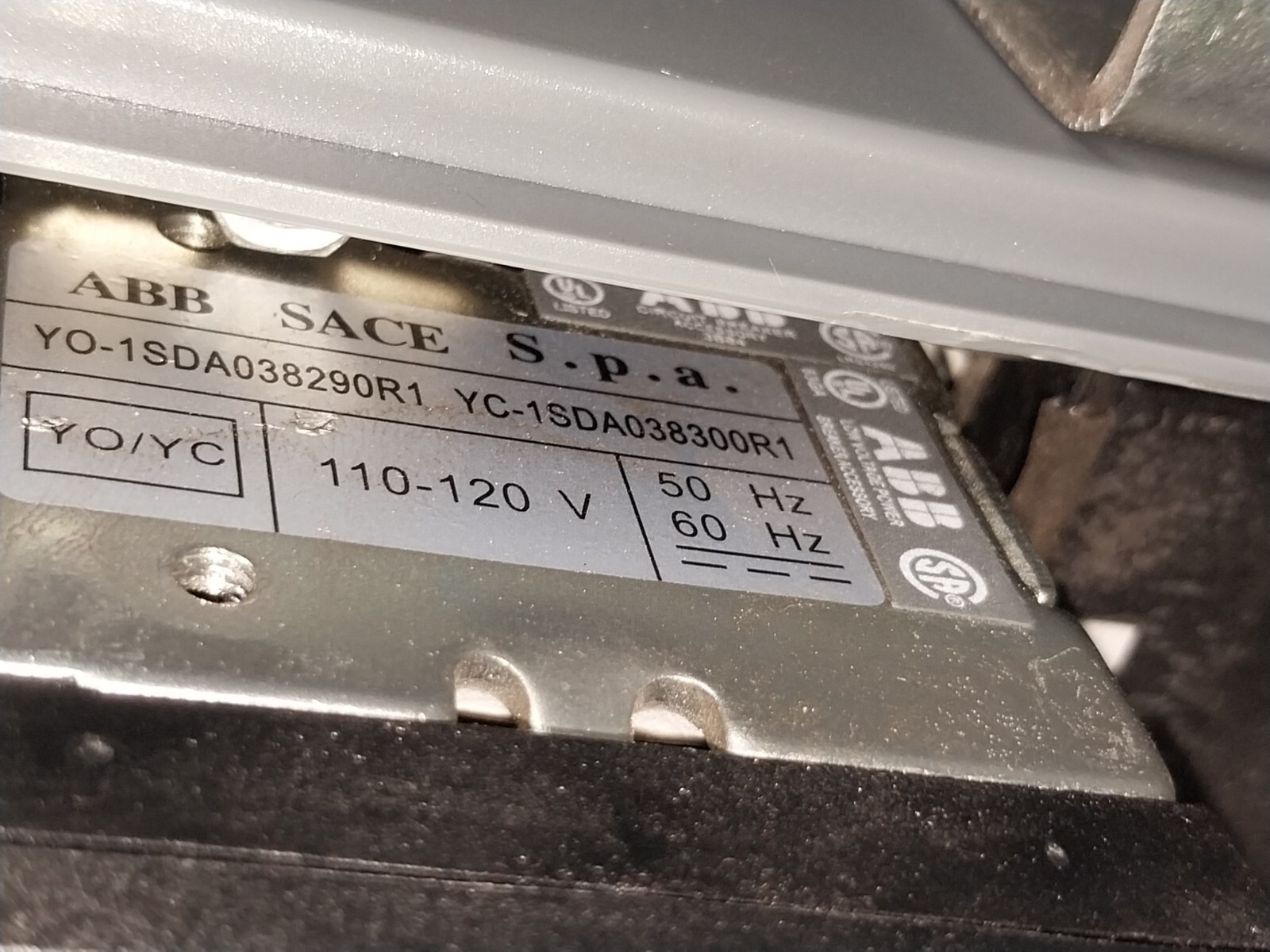 ABB SACE E2N 20 Emax Circuit Breaker IEC 60947-2 110-120V 50/60Hz CAT B
