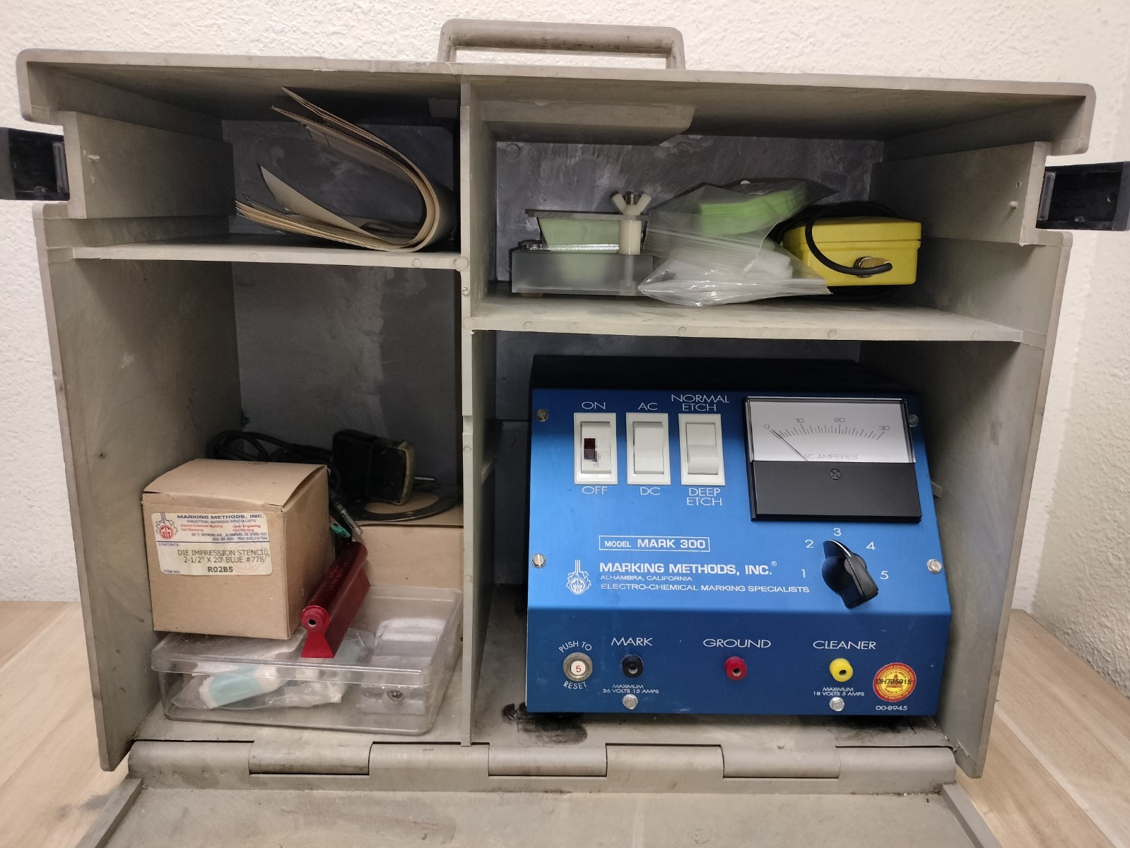 Marking Methods Inc Mark 300 Mark300 Electro Chemical Etching System w/ Case