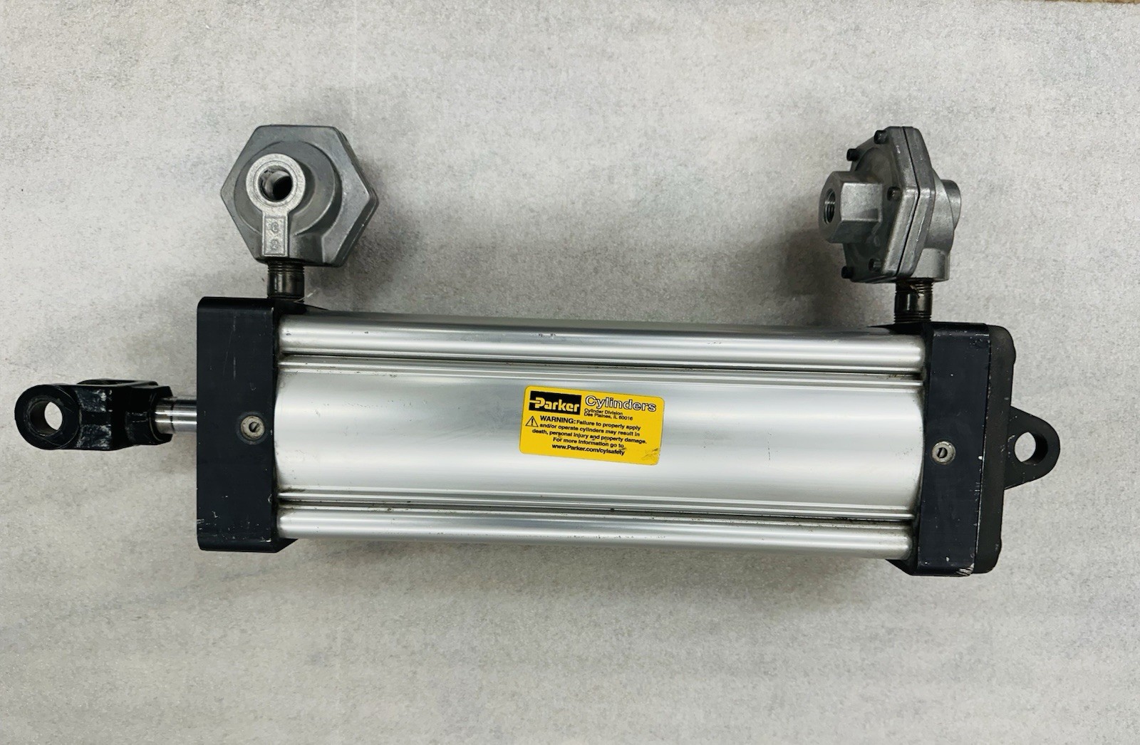 PARKER AIR CYLINDER 05.00 CBC4MAUE14AC 12.000 – 250psi 4MA Series w/ Fittings