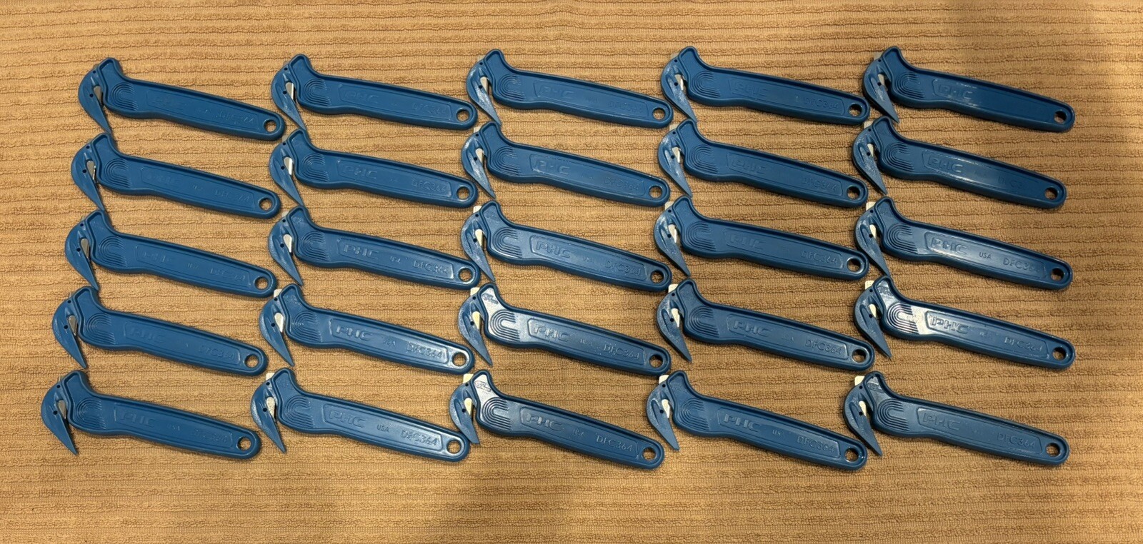(25- PACK) Pacific Handy Cutter DFC364MD Metal Detectable Safety Film Cutters