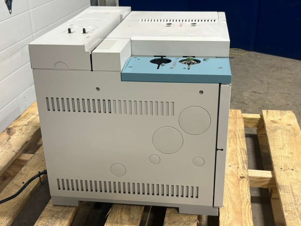 Agilent Technologies 6890N Gas Chromatograph Network GC System Part G1530N