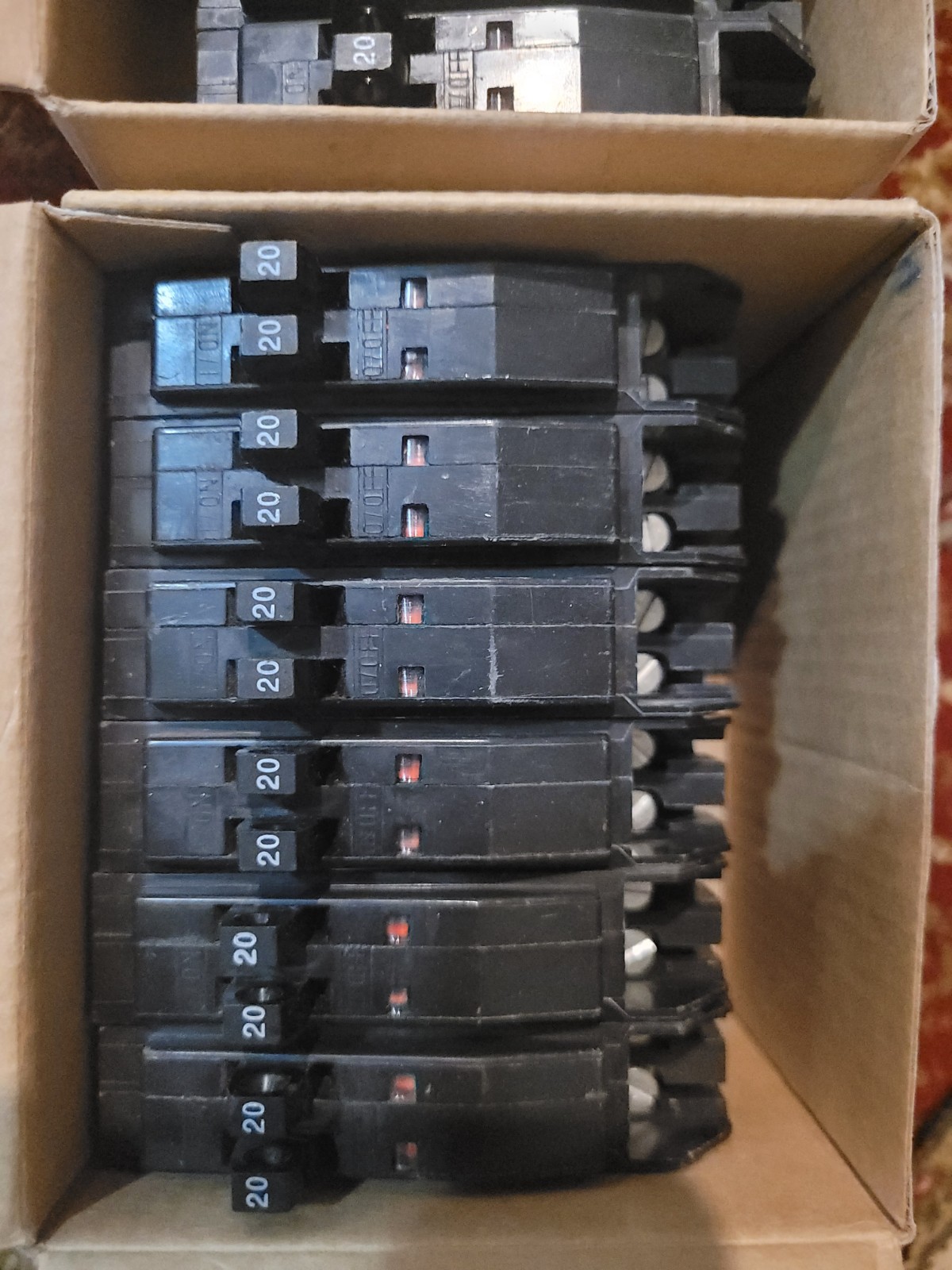 QO2020 – Square D – 20 Amp Tandem Circuit Breaker