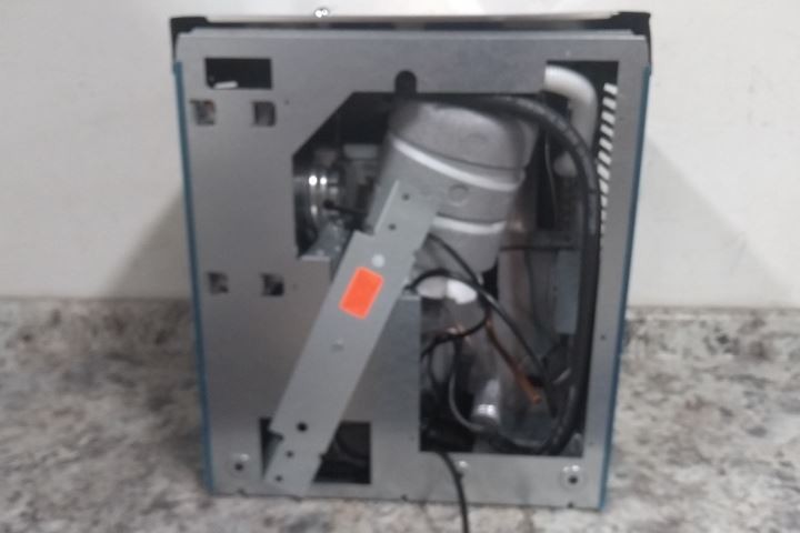 Elkay VRCGRN8WS 115VAC Wall Surface Mount Indoor Refrigerated Drinking Fountain