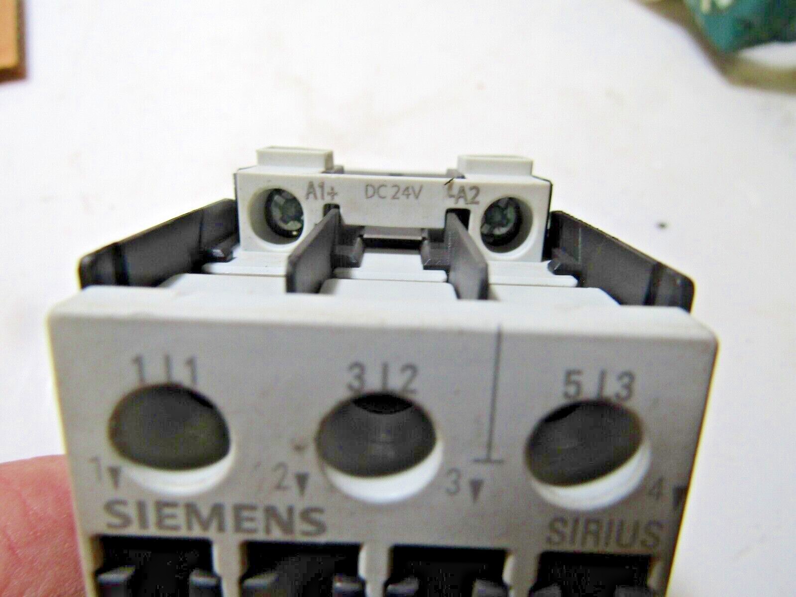 ✌ SIEMENS CONTACTOR 3RT1024-1B 600V 35 AMP 10 HP 3Ø COIL 24VDC