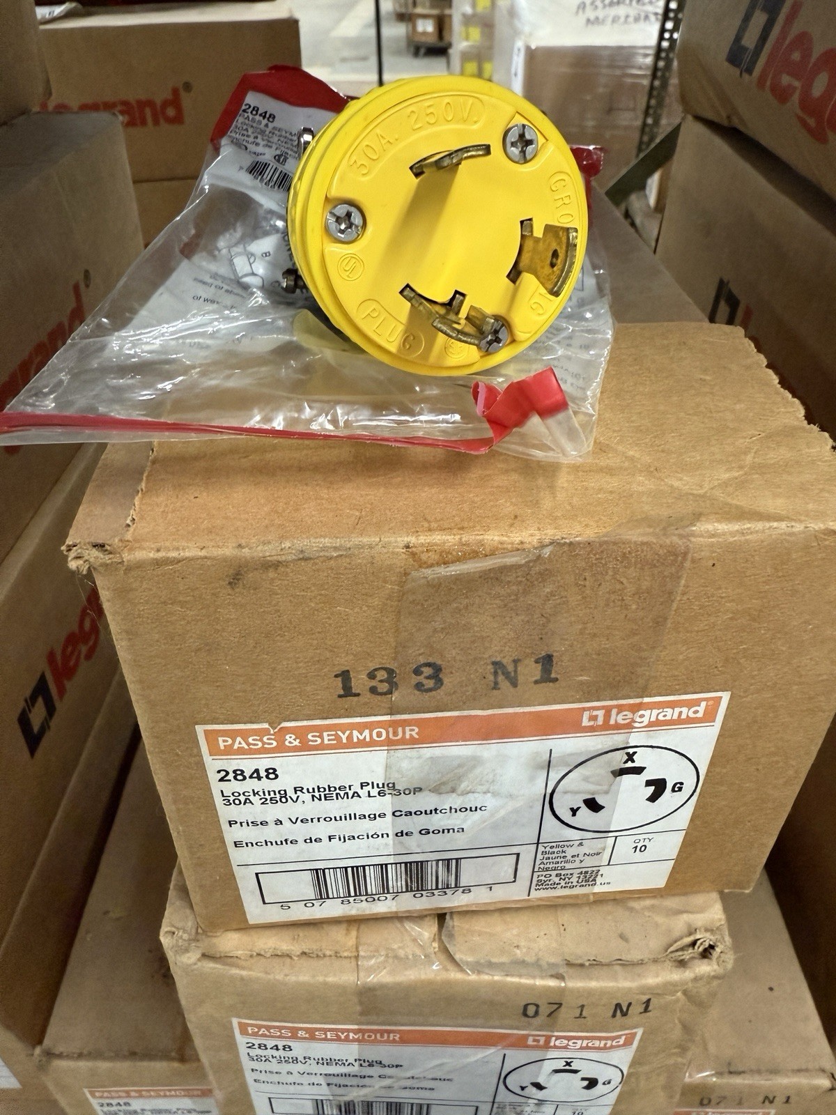 L6-30P Locking Plug NEMA 250v 30 Amp Twist Lock Turnlok [PS 2848]