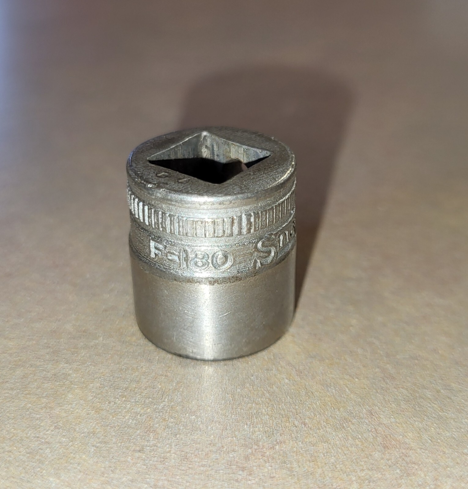 SNAP-ON TOOLS F-180 – 3/8″ Drive 9/16″ 12pt Standard Socket 1936 – USA