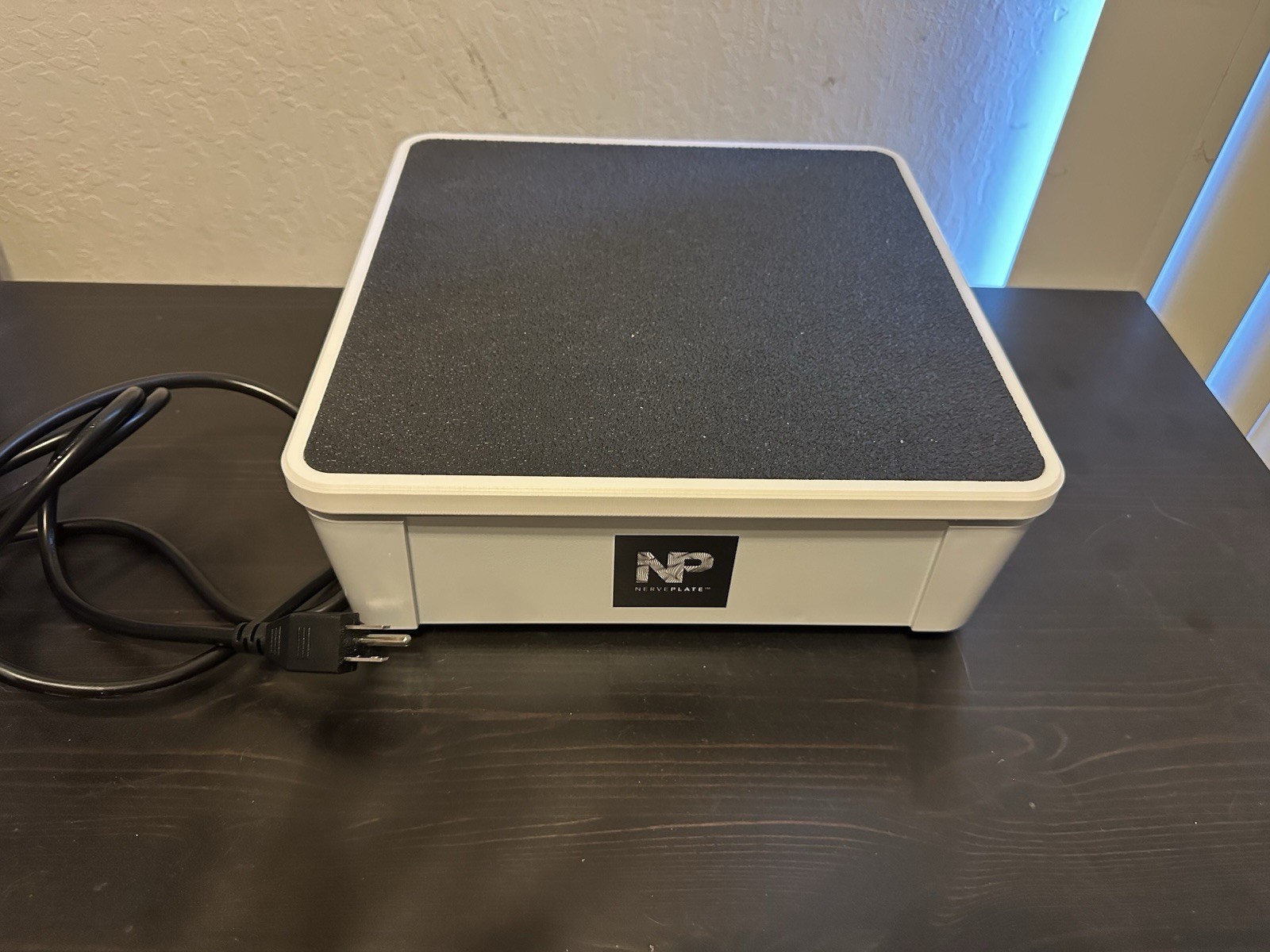 NP NervePlate Nerve Plate High Frequency Vibration Platform Therapy Neuropathy