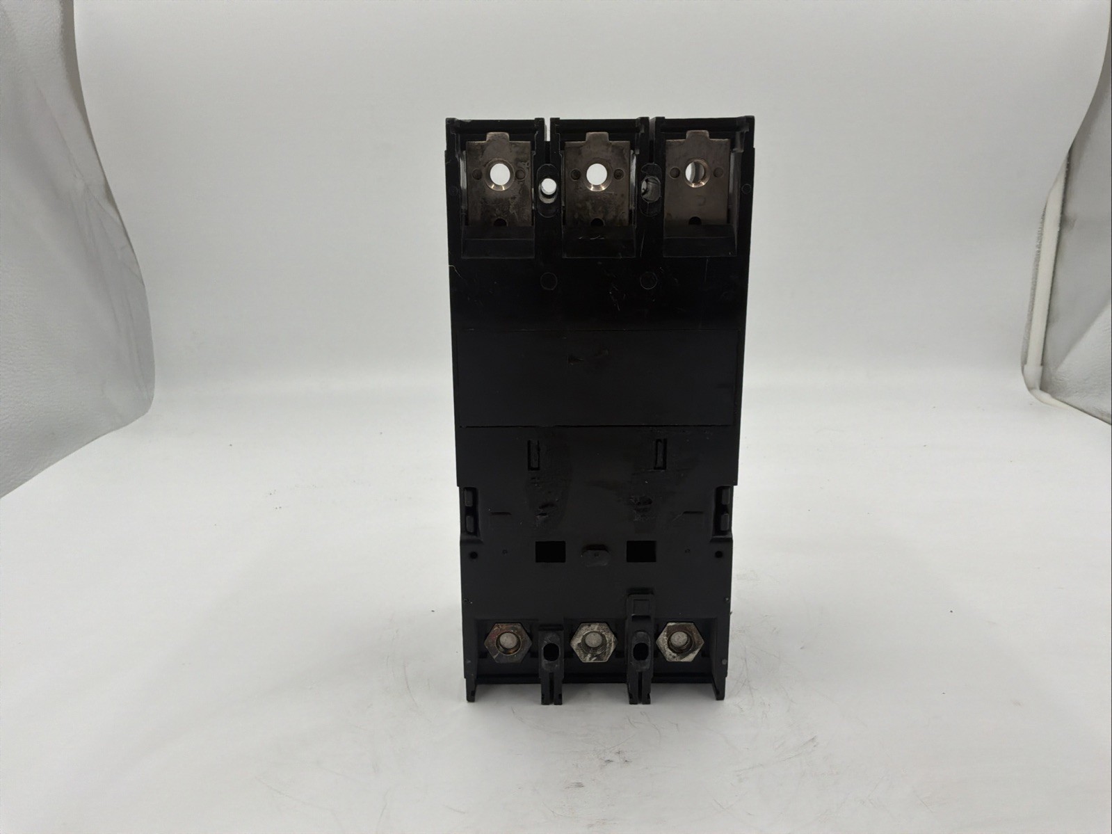 Siemens FXD63B150 150 Amp Circuit Breaker , 3-Pole, 600 VAC – Good Condition