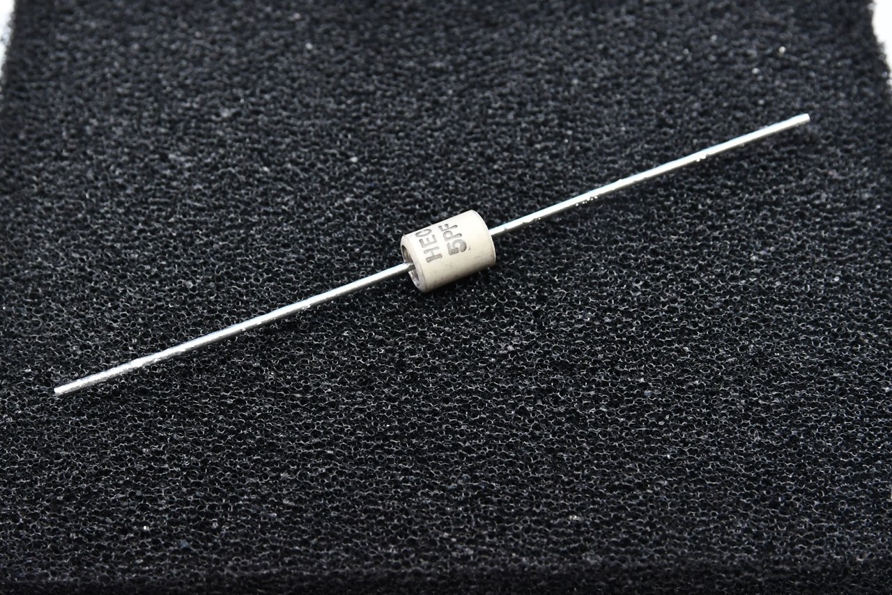 High Energy Corp High Voltage Ceramic Capacitor 5 pF 5 kVDC NP0 Class I