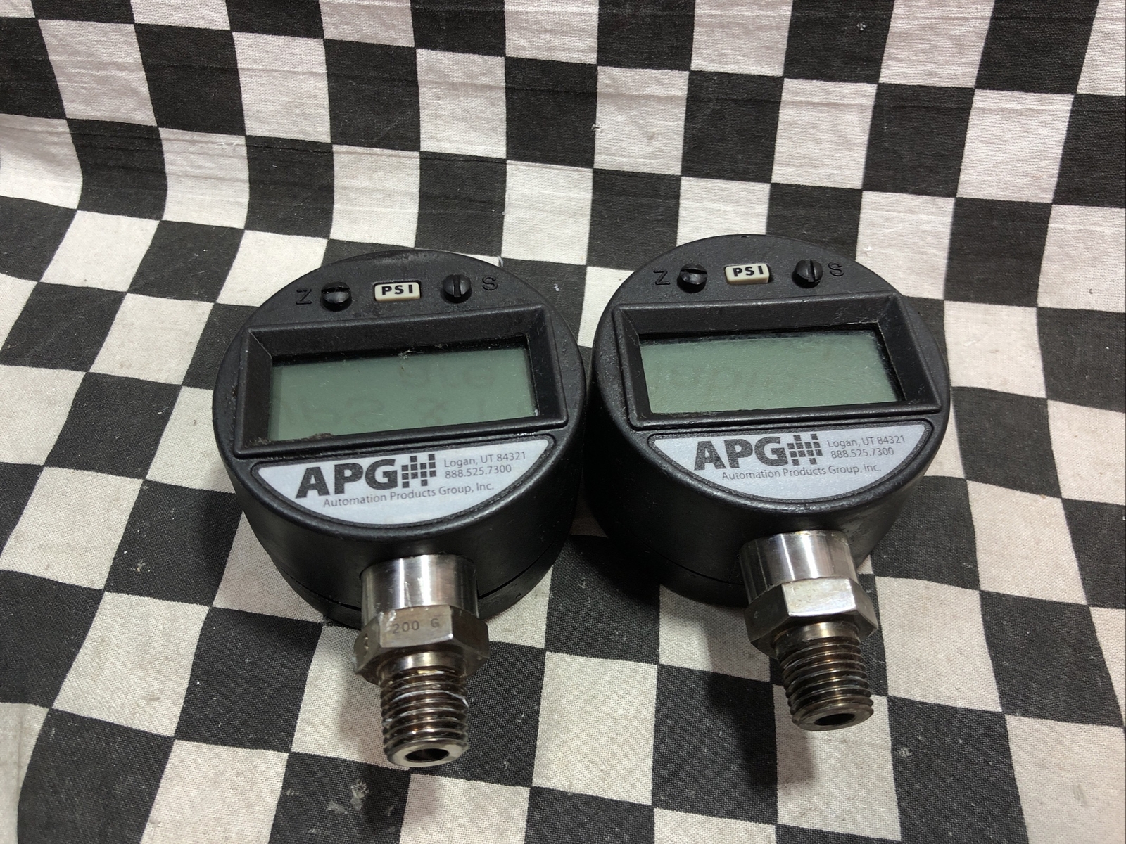 APG Digital Gauge RANGE 200 PSIG 549008-1022 PG-2000-200.0PSI-G, Lot Of 2 #1181H