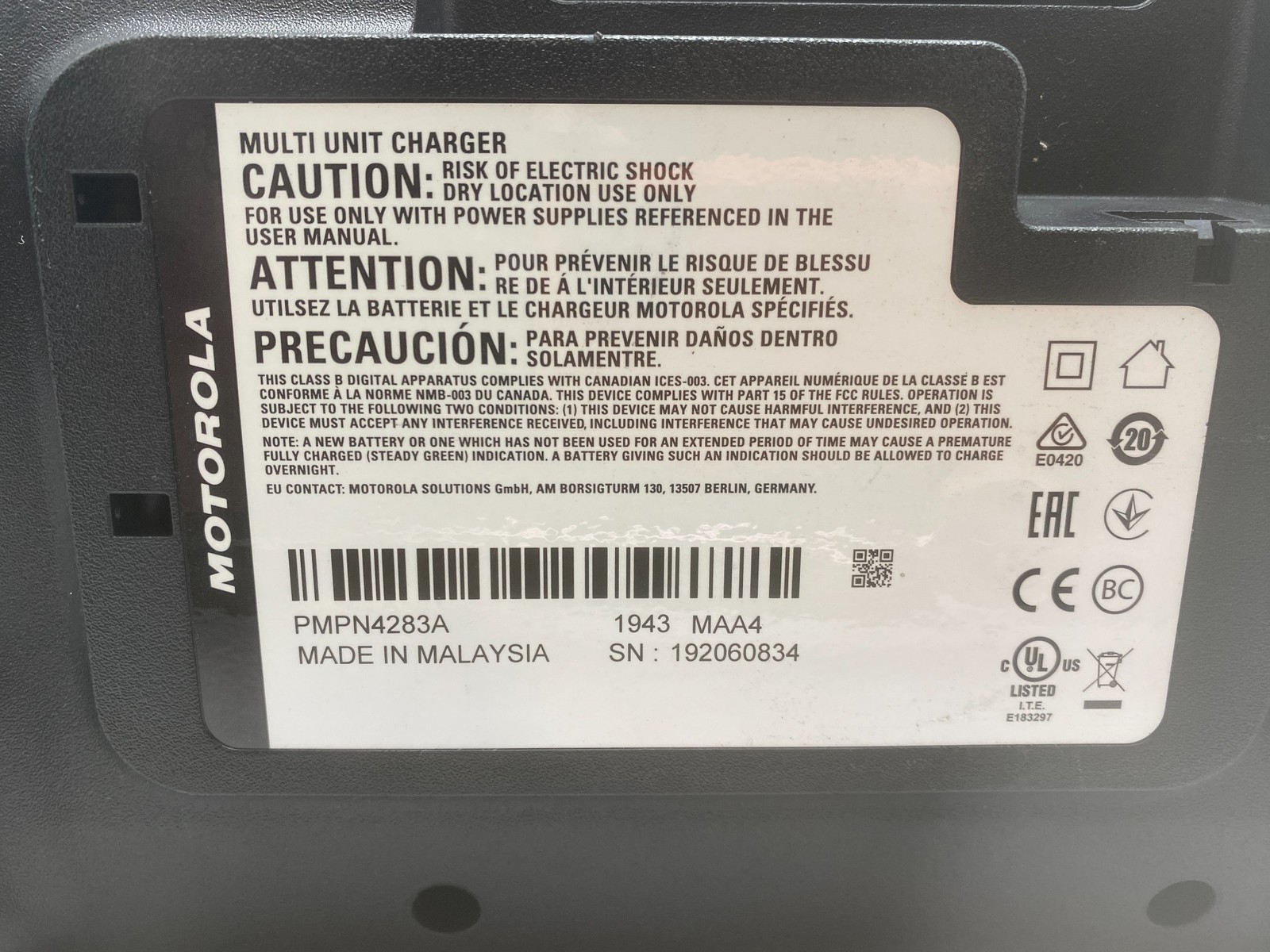 Motorola PMPN4283A Impres 2 6-Bay Charger W/ Display Module No AC Adapter