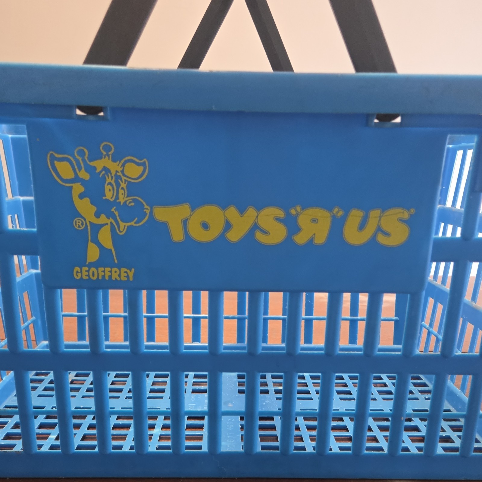 Toys R Us Geoffrey The Good Basket Blue Plastic Hand Basket Stackable