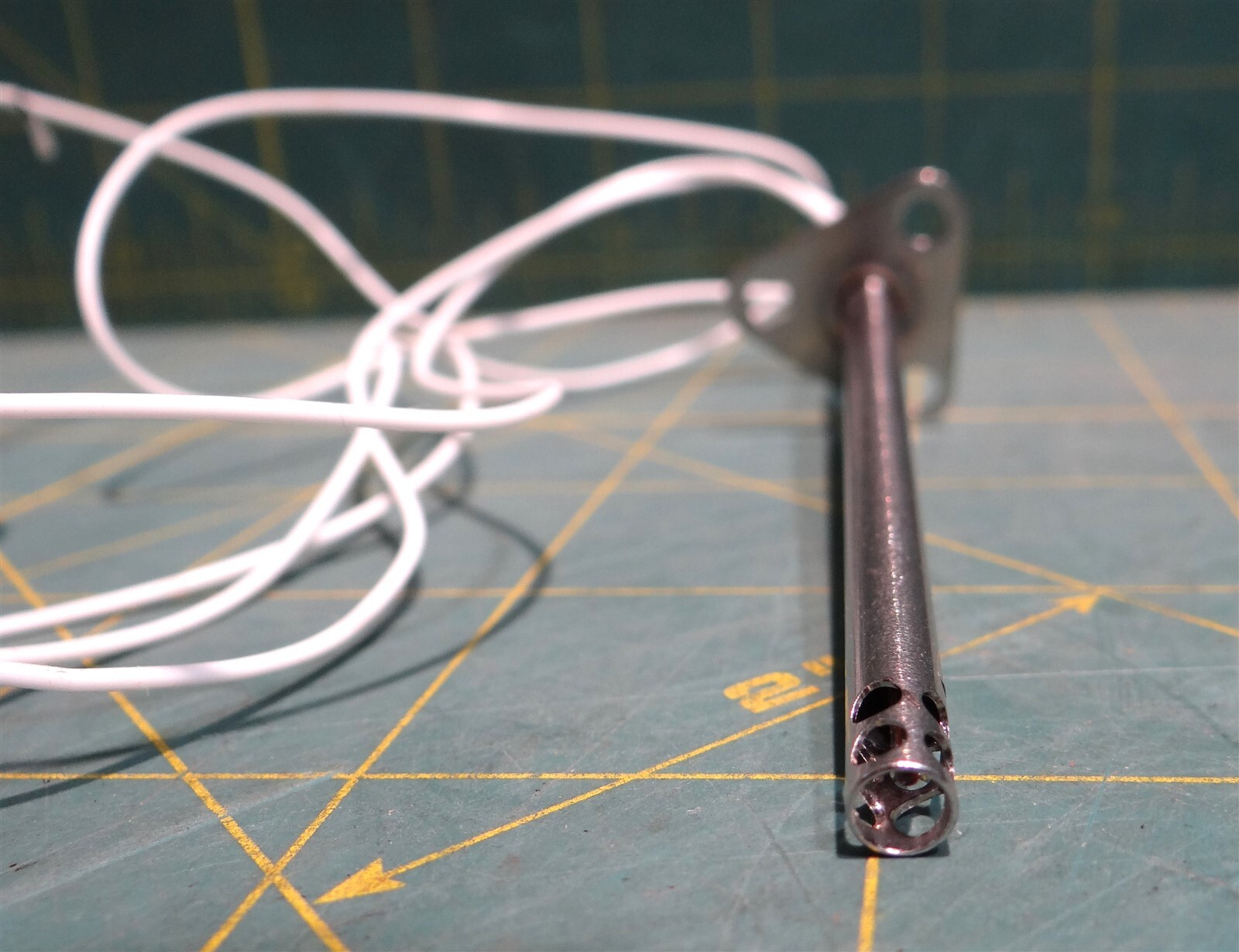 Temperature Element 0-200°F 0-40 psi NSN 6660-01-138-2195 P/N: 13221E9082