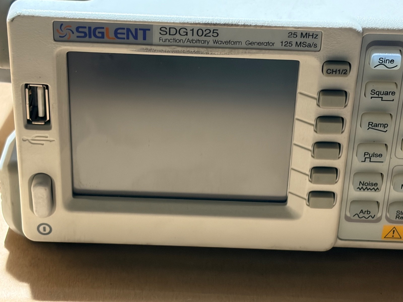 SIGLENT (SDG1025) 25MHz Function/Arbitrary Waveform Generator -125 MSA/S