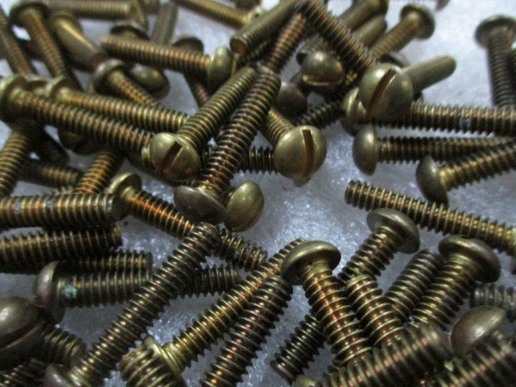 10-24 x 1″ Brass Round Head Machine Screws Slotted USA 25 pcs. #169