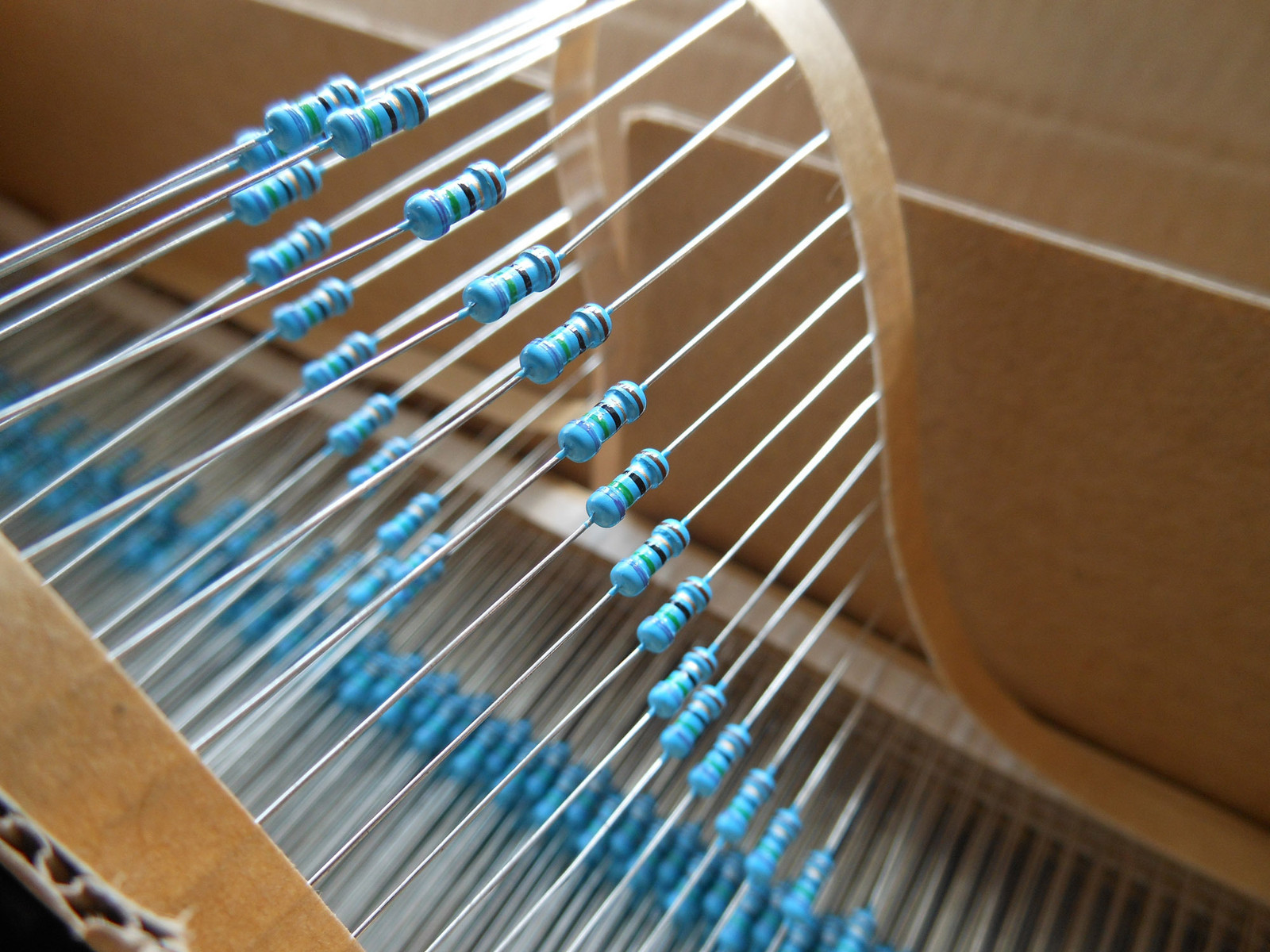 200pcs 1~1000Ω Ohm 1-1000R Metal Film Resistors 1/4W 0.25W 1% Tolerance