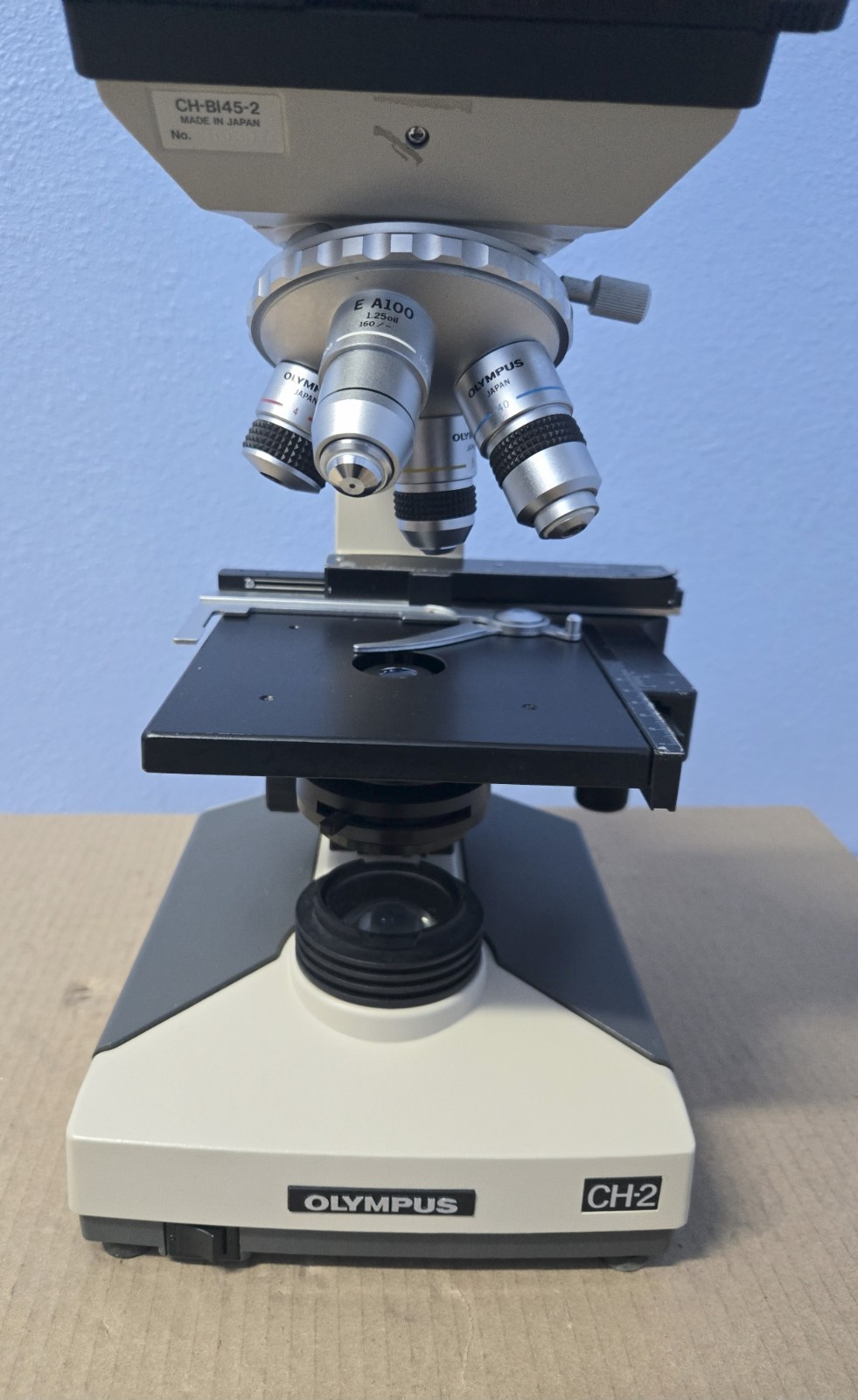 Olympus CH-2, CHT Microscope with objectives 4 X 10X 40X 100X (007)