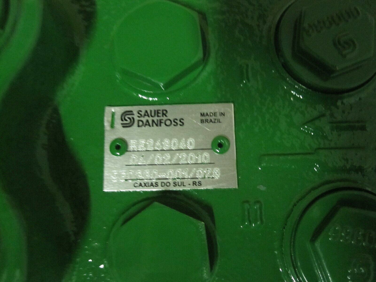 New John Deere OEM 5325 5425 5525 5625 5065M Tractor Selective Control Valve