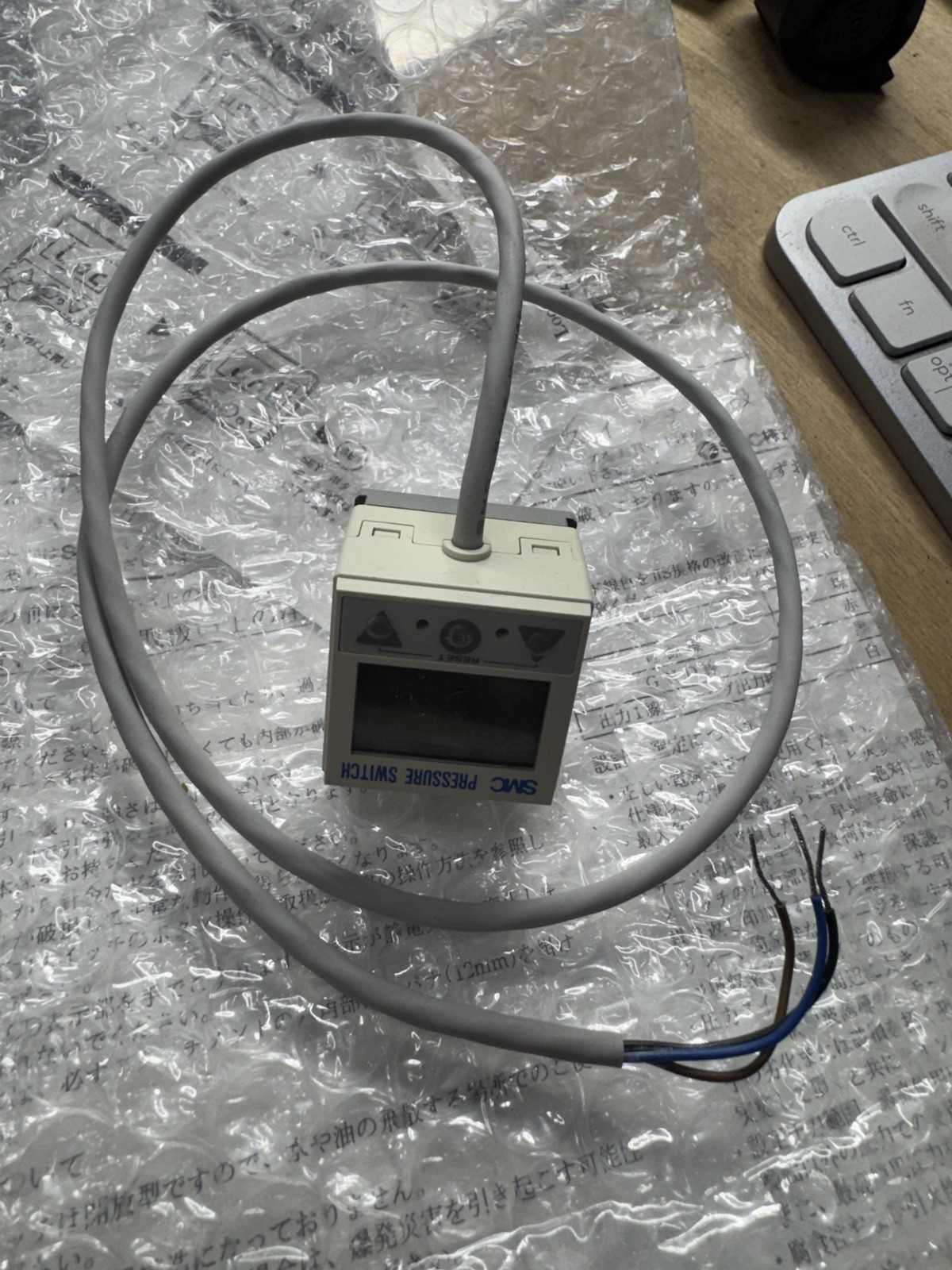 SMC ISE4B-01-25 PRESSURE SWITCH