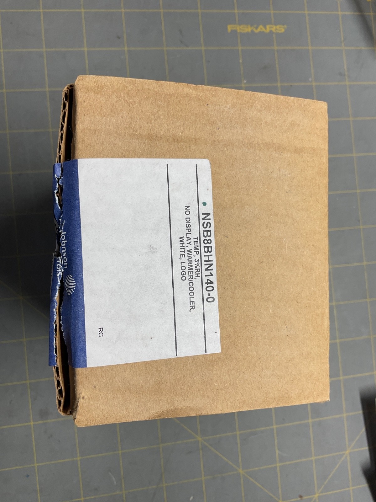 NEW Johnson Controls Network Thermostat NSB8BHN-140-0 FROM WISCONSIN