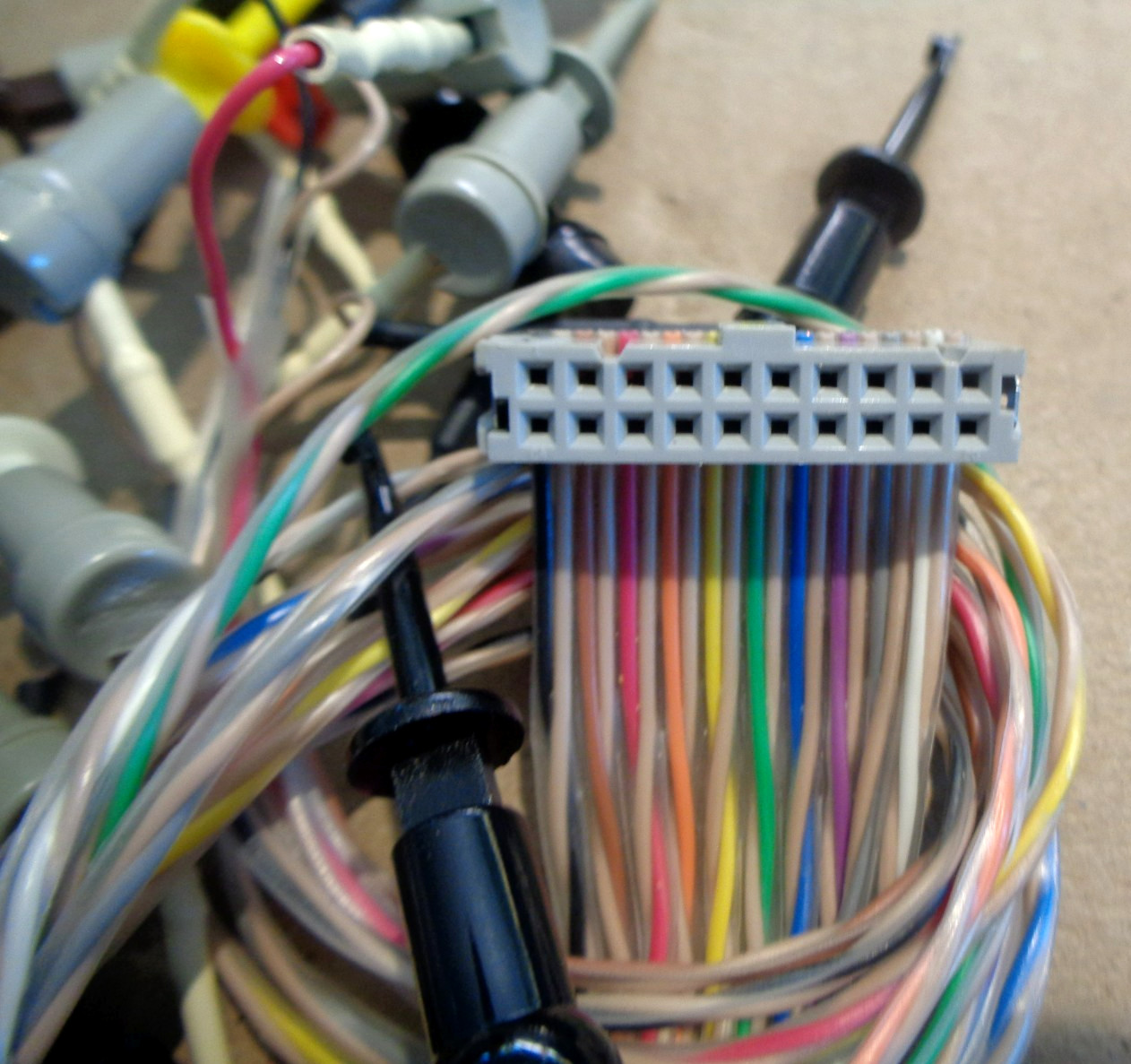 1 Set HP ? CABLES or Test Leads with Grabbers, or ??? 20 Pin w/ Grabbers on All