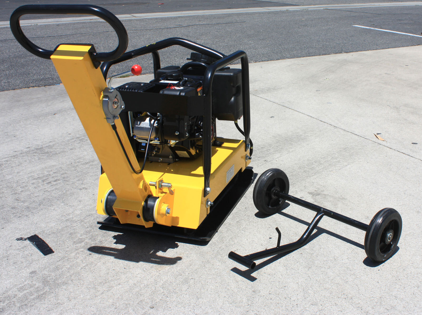 Heavy Duty Large Plate Walk Behind Vibratory Dirt Plate Compactor Rammer w/ Tank