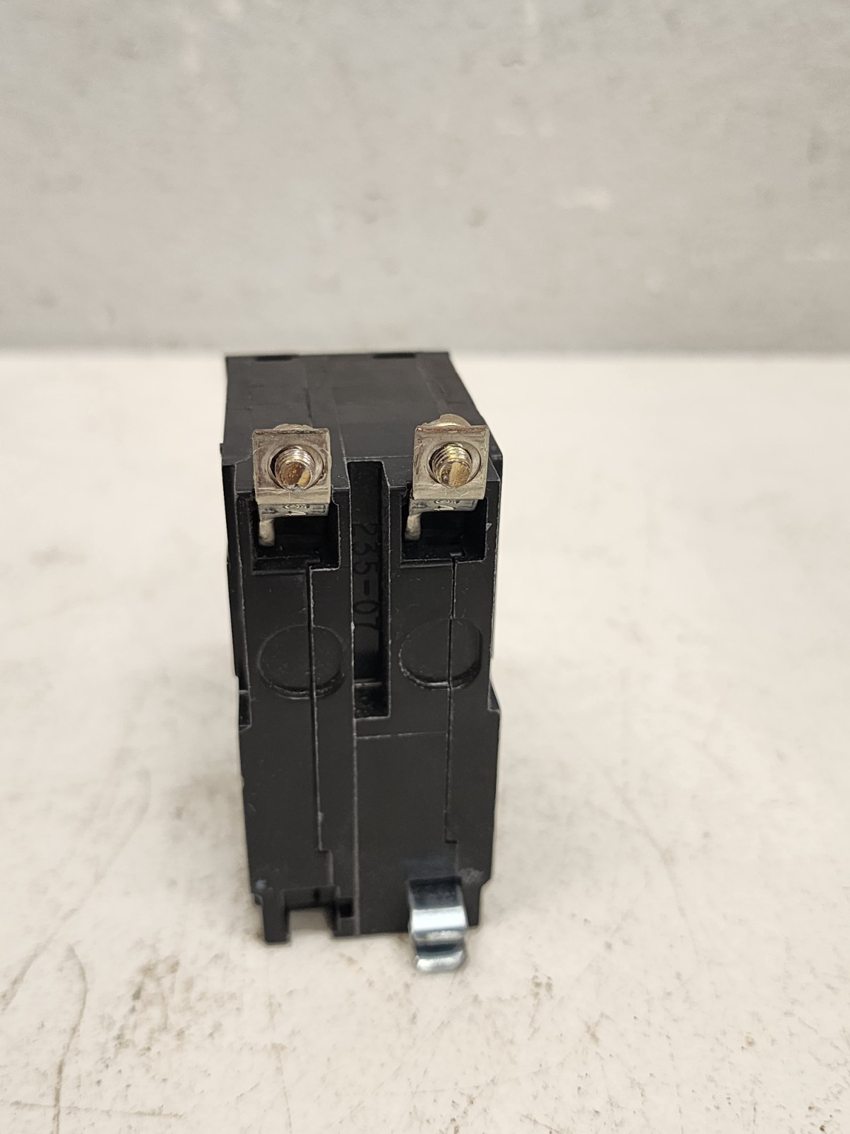 (7) Square D QO230 2-Pole 30 Amp 120/240V Plug-In Breaker Yellow D Trip Window