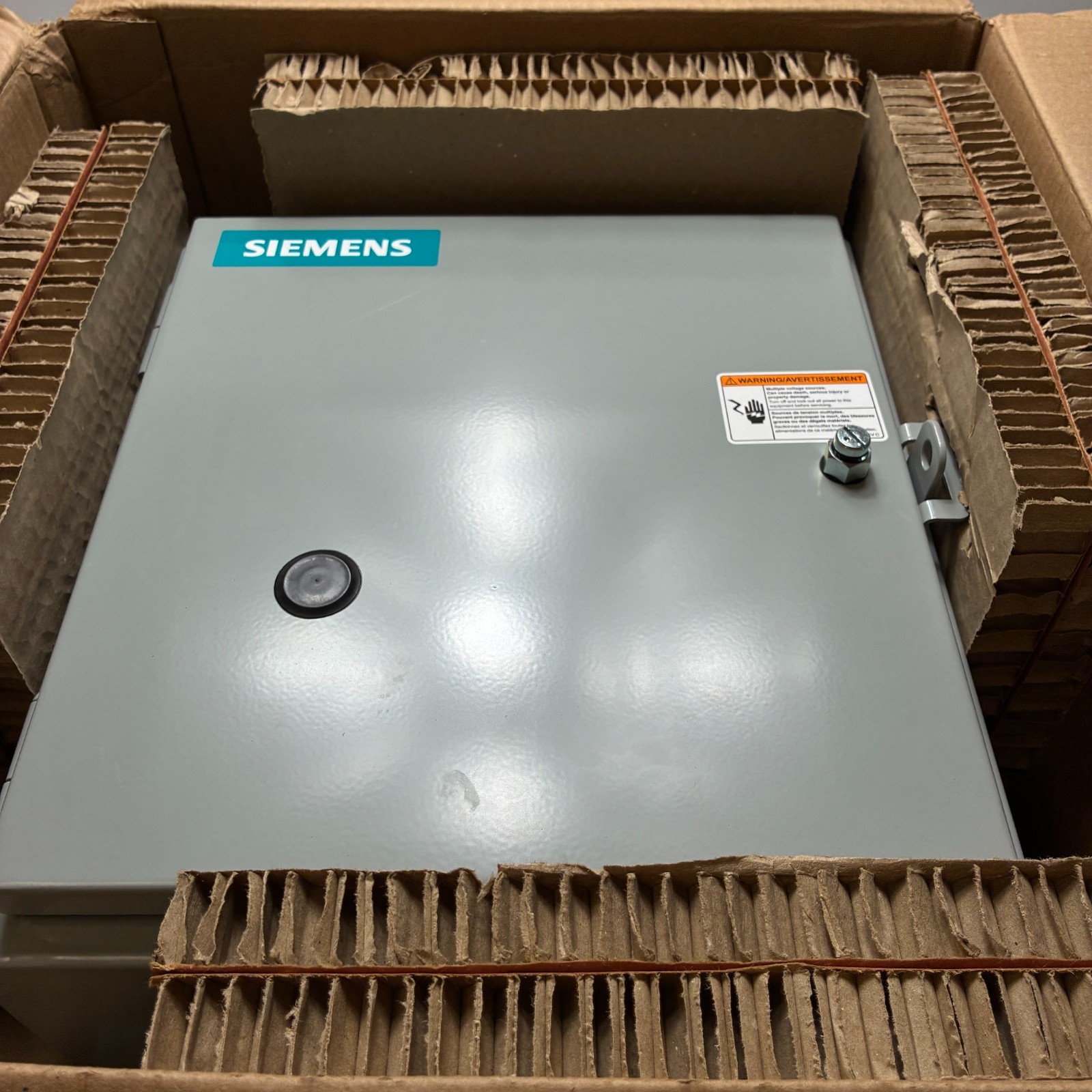 SIEMENS LCE02C404120A Convertible Lighting Contactor 4NO/4NC 30A 120VAC