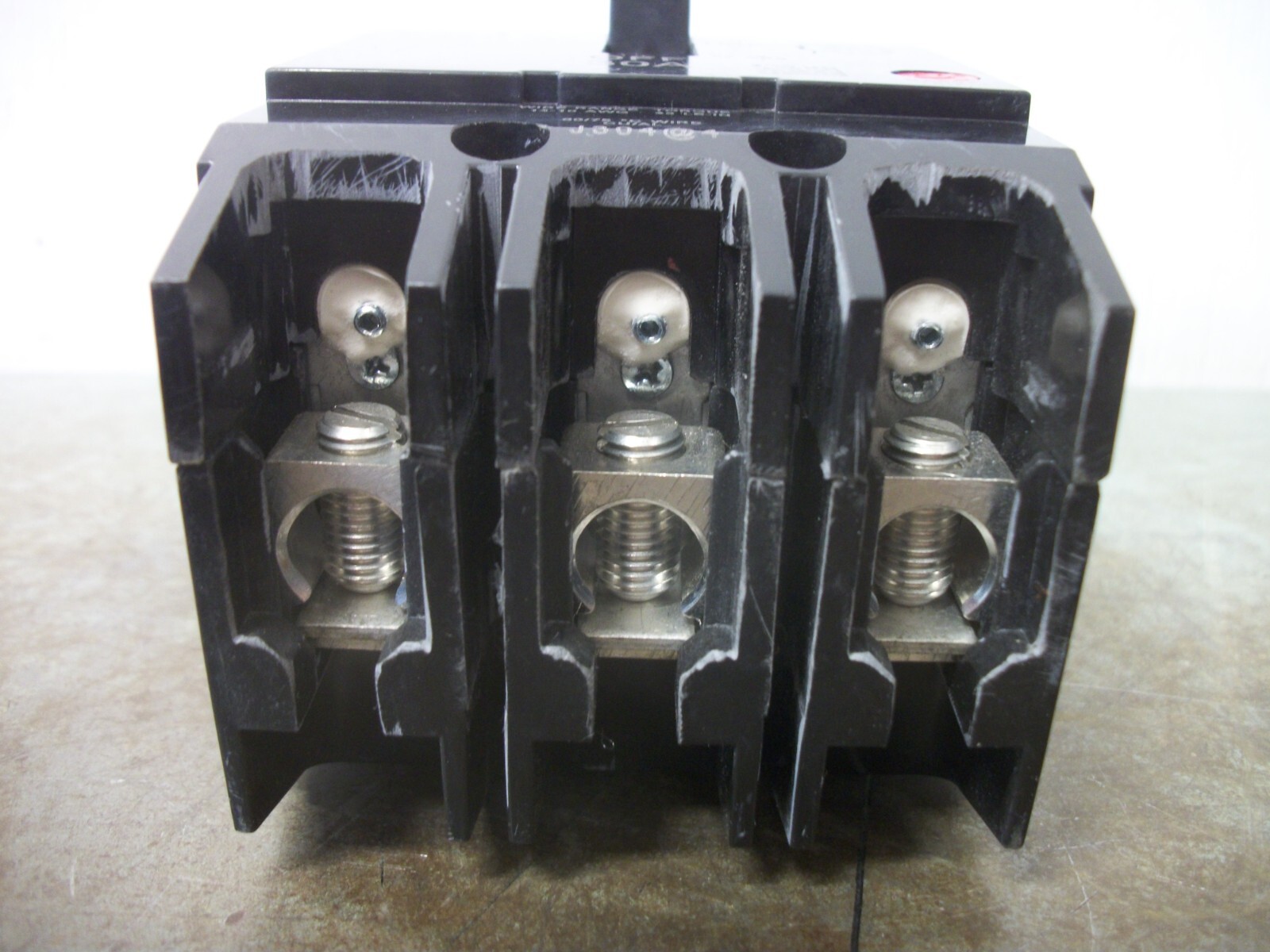 GE TEY CIRCUIT BREAKER TEY330 30AMP 480VOLT 3POLE NOB