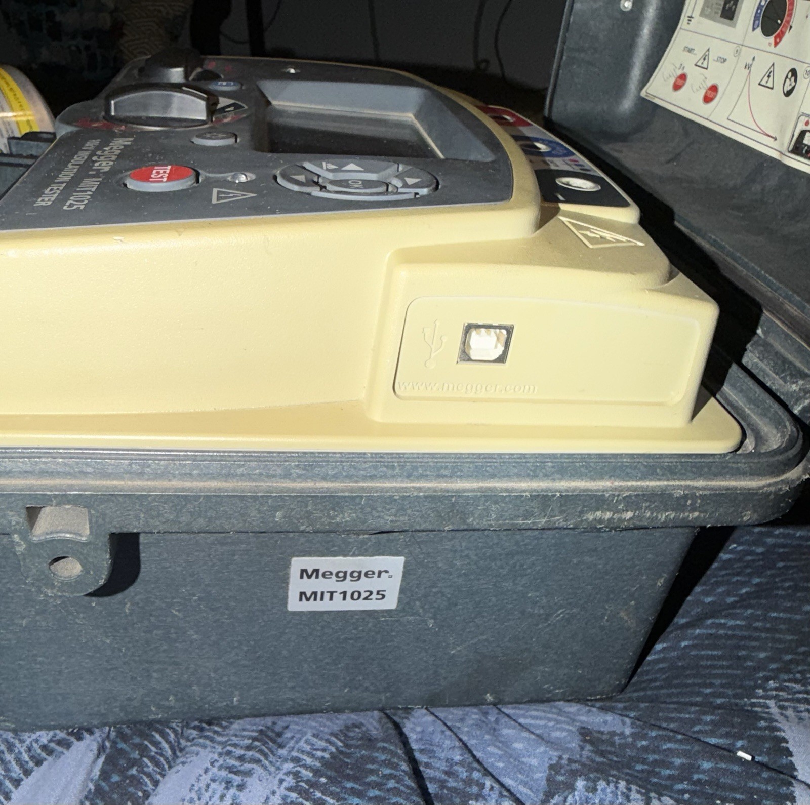 Megger MIT1025 10kV Insulation Tester Megohmmeter, 500V-10kV, TΩ, Case