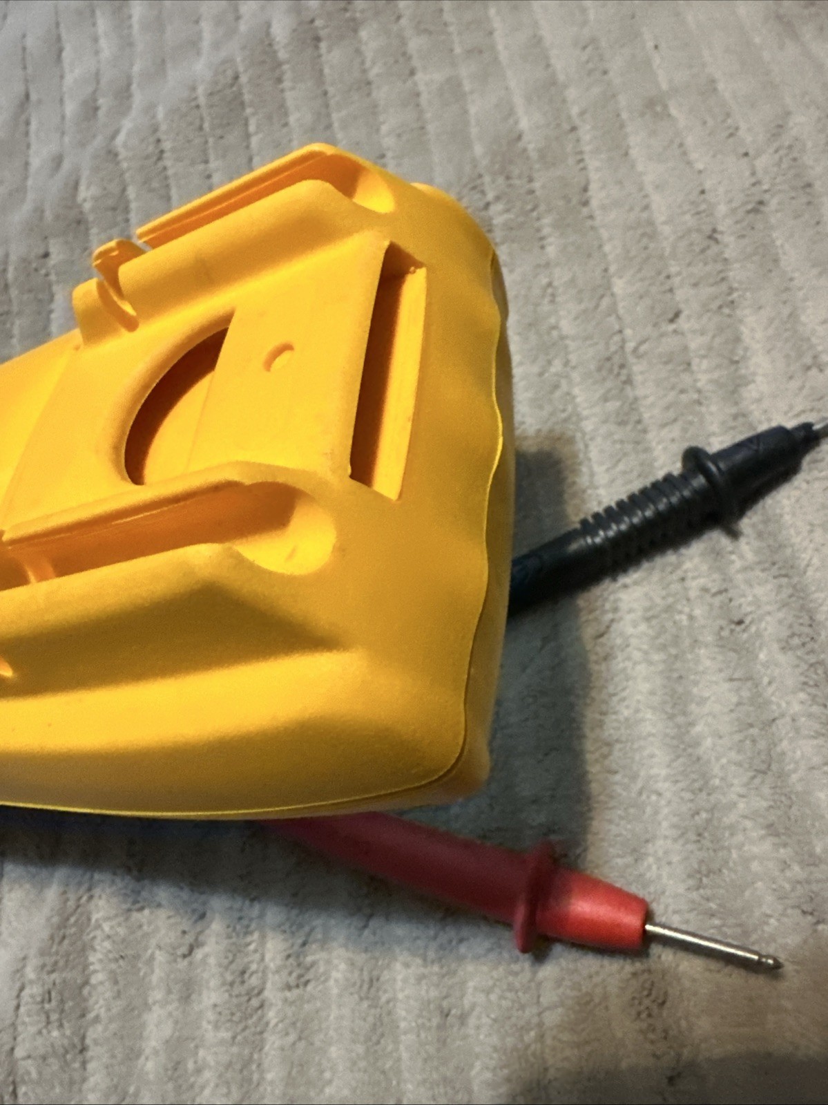 Fluke 177 True RMS Handheld Digital Multimeter CAT III 1000V AC/DC Resistance