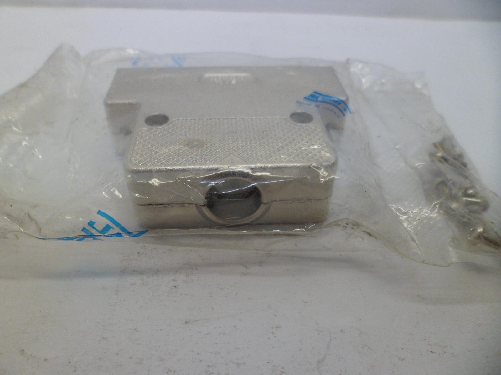 JAE DD-C4-J13 CONNECTOR HOUSING CABLE PLUG END W/HARDWARE LOT OF 2 N.O.S.