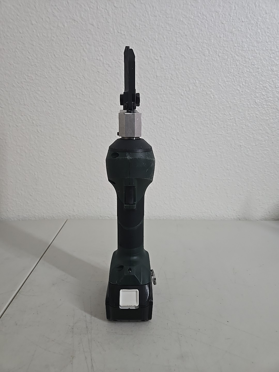 Greenlee Gator Cable Cutter Es32x W 5.0Ah Battery No Charger Incluido