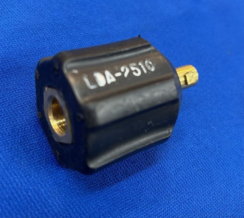 LENCO LDA-2510 05337 Small Dinse Male adaptor to Small Tweco twistlock Female