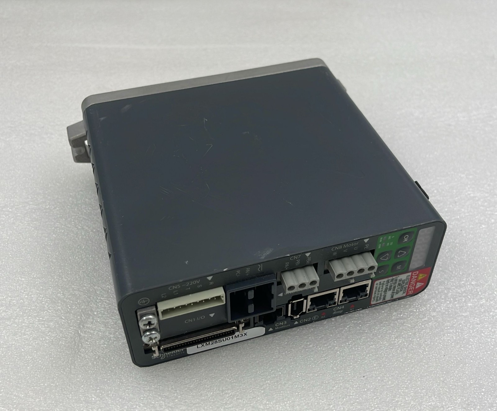 Schneider Electric LXM28SU01M3X Servo Drive 3-Phase 220V 0.9A 100W