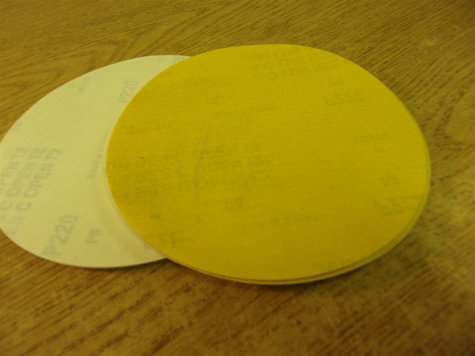 NEW Gator Power 6″ Stick ON Discs 220 Extrafine Gold Flex 3241 Box of 25