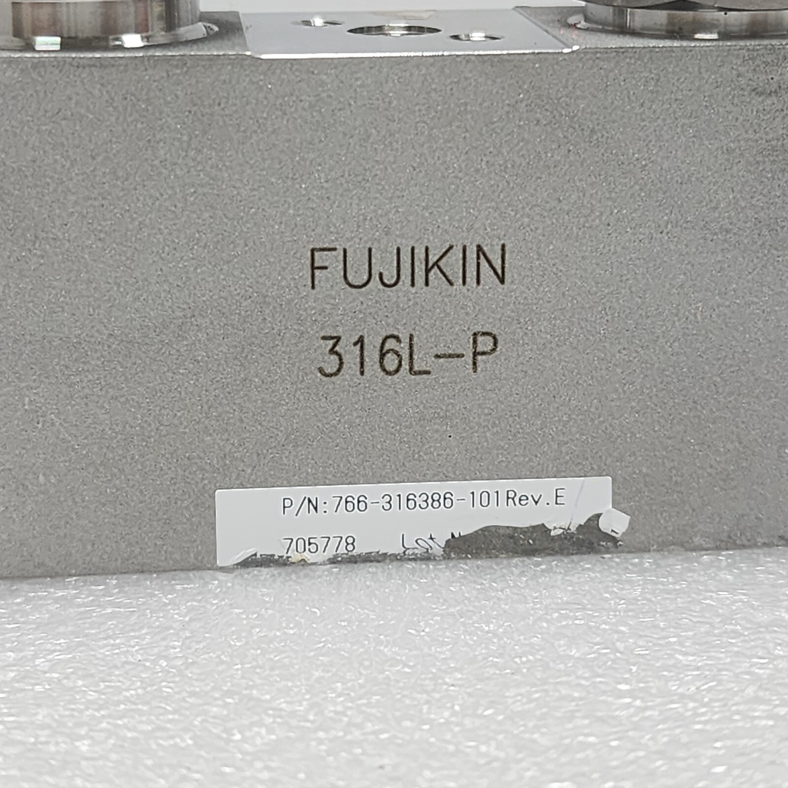 Lam 766-316386-101 Rev E, Fujikin 2×0.5~0.6 MPa Valve Assy,Used,Jp+97212
